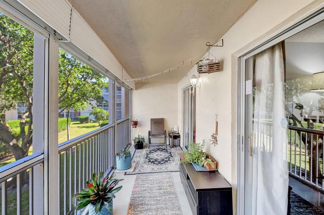 400 Village Green Circle W 212, Palm Springs, FL 33461