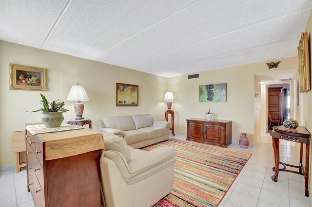 400 Village Green Circle W 212, Palm Springs, FL 33461