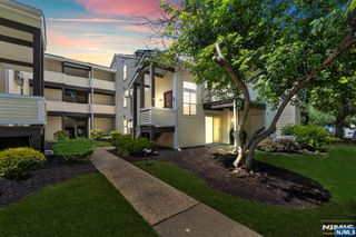 121 Country Club Drive 10, Union, NJ 07083