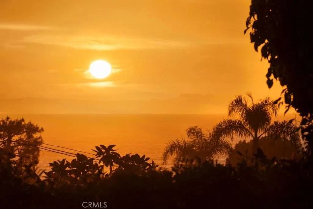 541 Oak Street, Laguna Beach, CA 92651