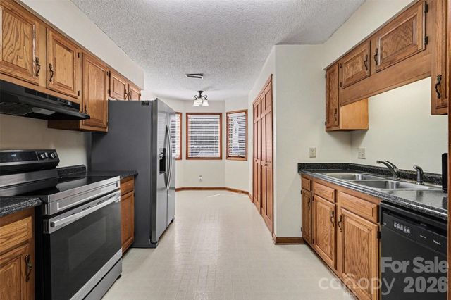 1036 Wexford Place NW, Concord, NC 28027