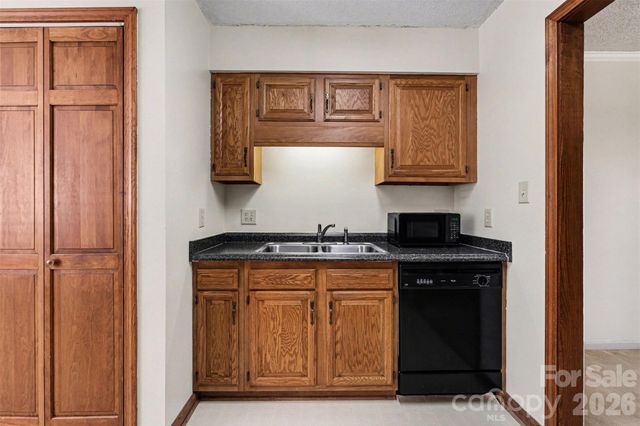 1036 Wexford Place NW, Concord, NC 28027