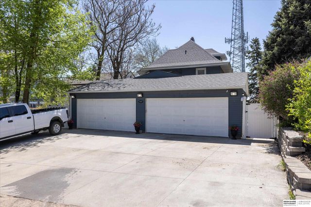 4624 Farnam Street, Omaha, NE 68132