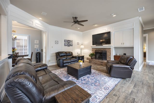 5909 Fairmount Drive, Plano, TX 75093