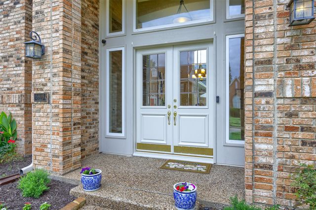 5909 Fairmount Drive, Plano, TX 75093