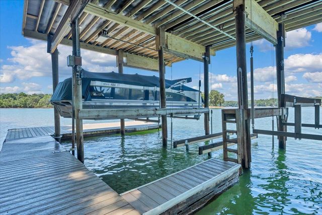 60 Windlass Pointe DR, Moneta, VA 24121