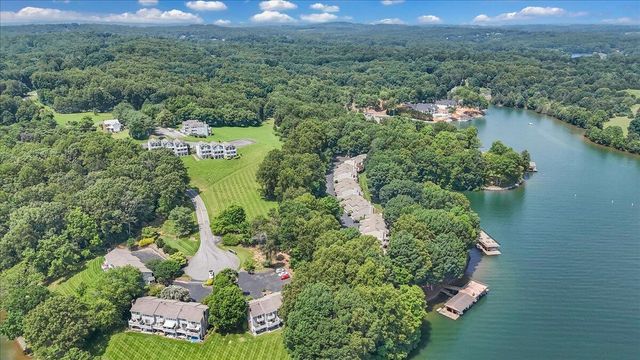 60 Windlass Pointe DR, Moneta, VA 24121