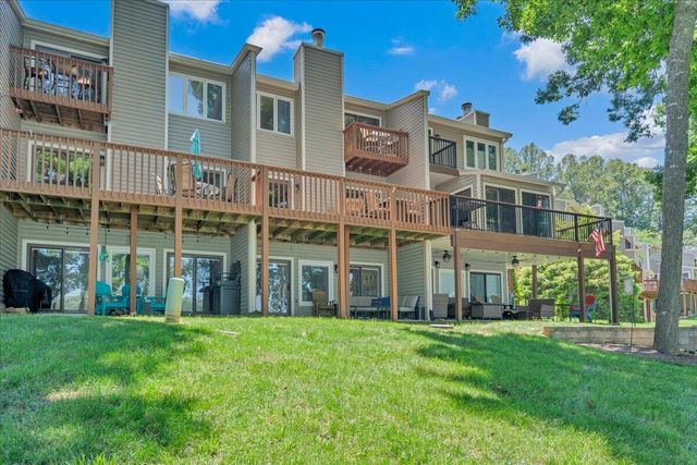 60 Windlass Pointe DR, Moneta, VA 24121