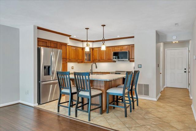 60 Windlass Pointe DR, Moneta, VA 24121