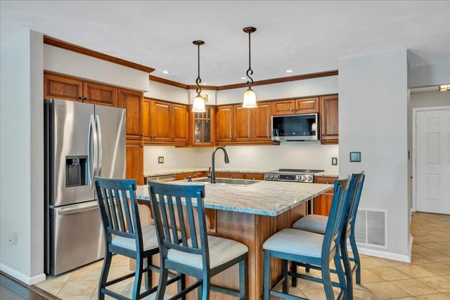 60 Windlass Pointe DR, Moneta, VA 24121