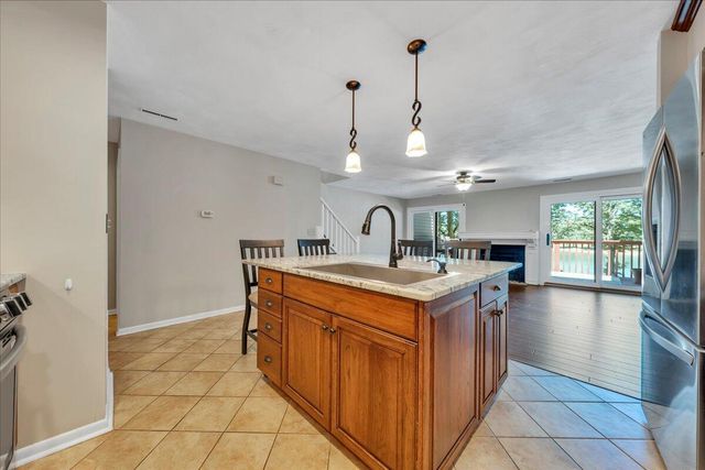 60 Windlass Pointe DR, Moneta, VA 24121