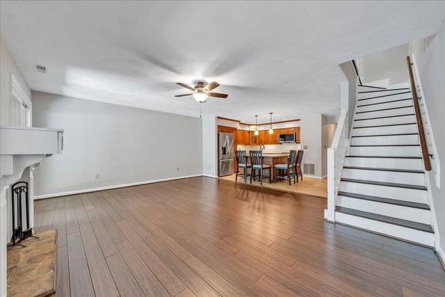 60 Windlass Pointe DR, Moneta, VA 24121