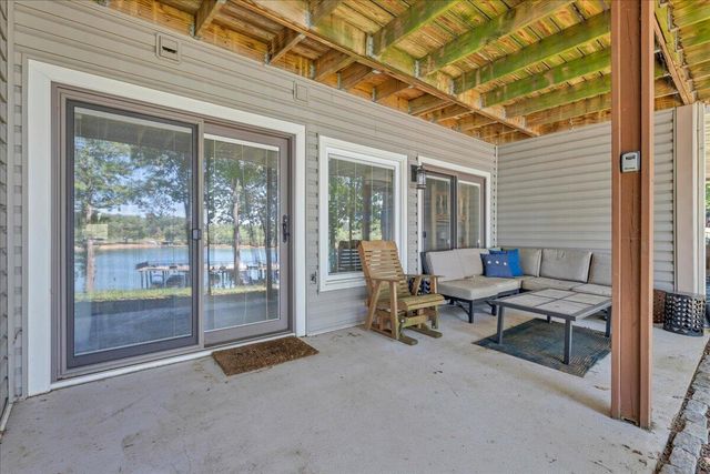 60 Windlass Pointe DR, Moneta, VA 24121