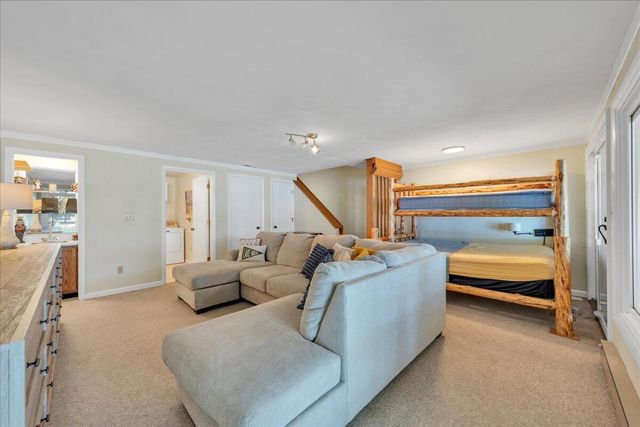 60 Windlass Pointe DR, Moneta, VA 24121