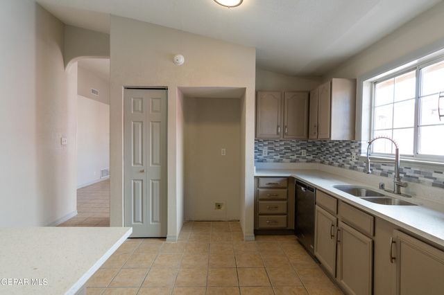 1338 John Phelan Drive, El Paso, TX 79936