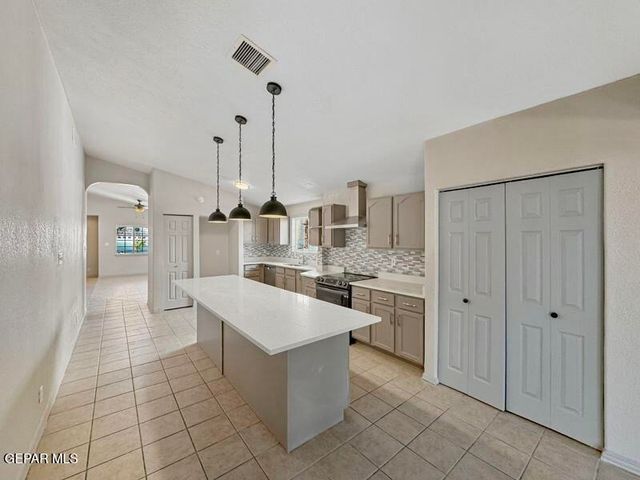 1338 John Phelan Drive, El Paso, TX 79936