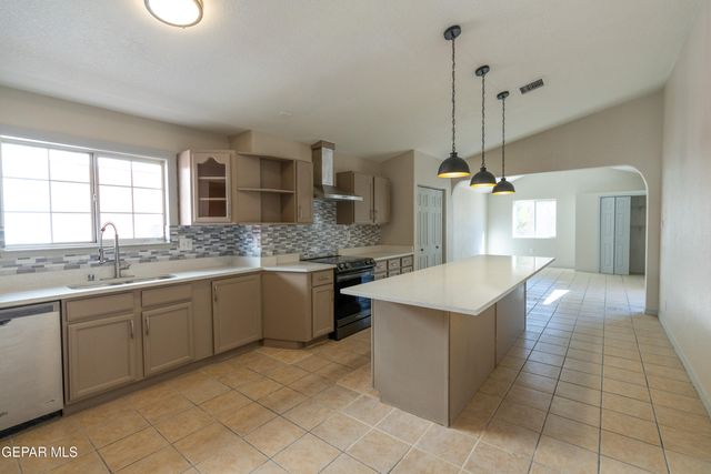 1338 John Phelan Drive, El Paso, TX 79936