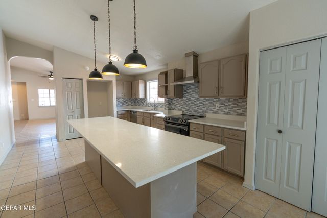 1338 John Phelan Drive, El Paso, TX 79936