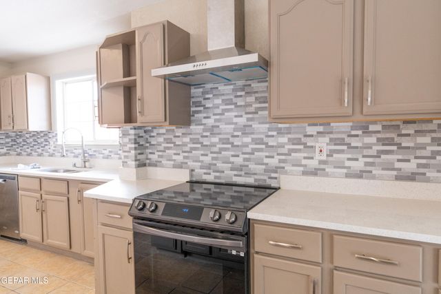 1338 John Phelan Drive, El Paso, TX 79936