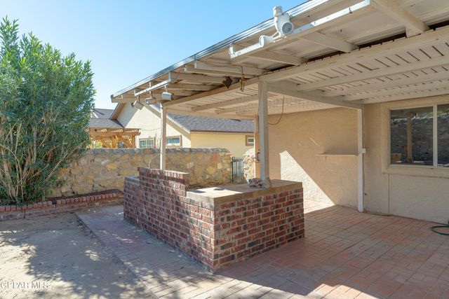 1338 John Phelan Drive, El Paso, TX 79936