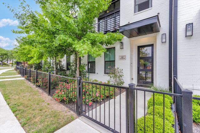 92 Kaufman Street, Waxahachie, TX 75165
