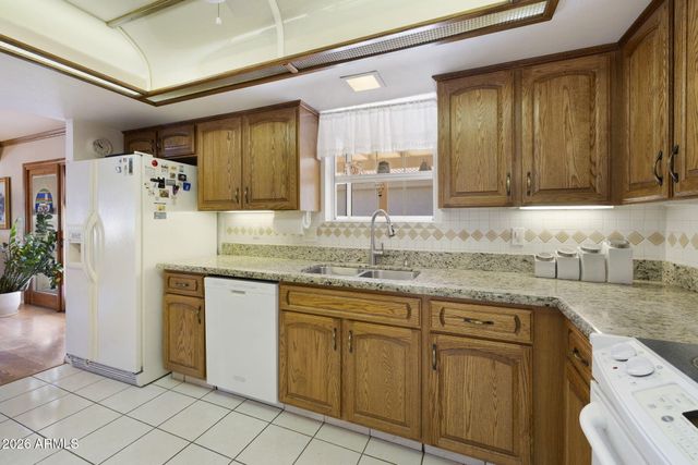 25829 S HOWARD Drive, Sun Lakes, AZ 85248