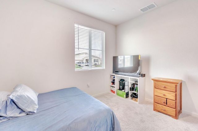 341 Manchester Drive, Los Banos, CA 93635