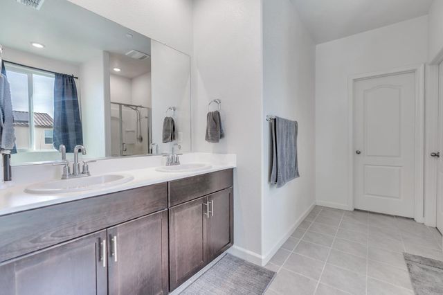 341 Manchester Drive, Los Banos, CA 93635