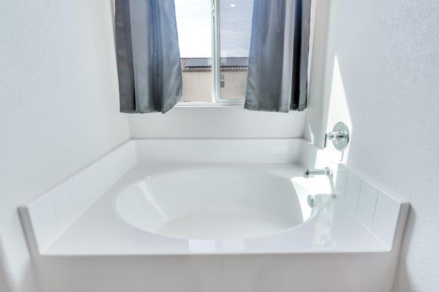 341 Manchester Drive, Los Banos, CA 93635