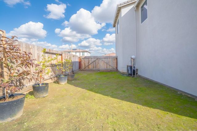 341 Manchester Drive, Los Banos, CA 93635