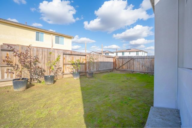 341 Manchester Drive, Los Banos, CA 93635