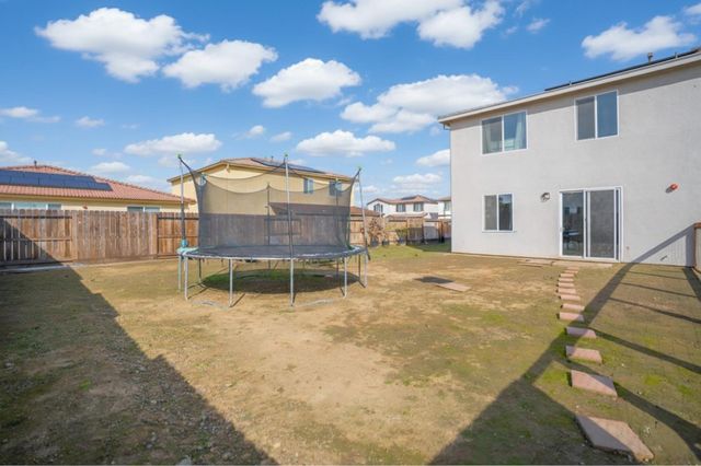 341 Manchester Drive, Los Banos, CA 93635