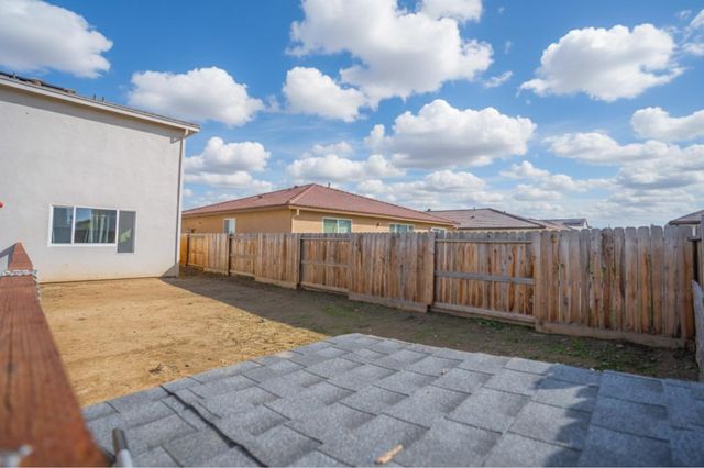 341 Manchester Drive, Los Banos, CA 93635