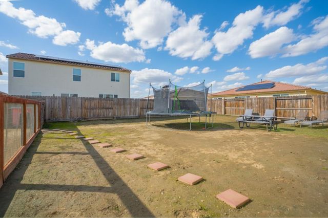 341 Manchester Drive, Los Banos, CA 93635