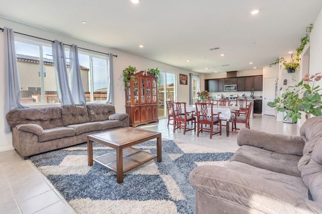 341 Manchester Drive, Los Banos, CA 93635