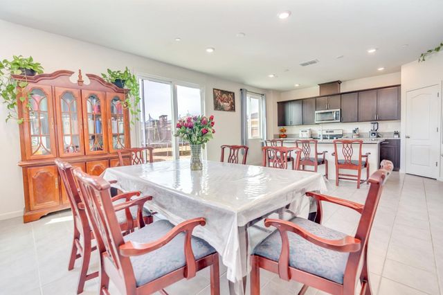 341 Manchester Drive, Los Banos, CA 93635