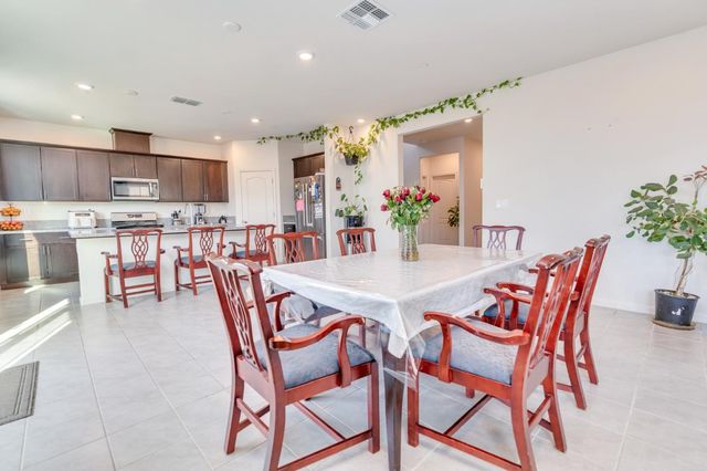 341 Manchester Drive, Los Banos, CA 93635