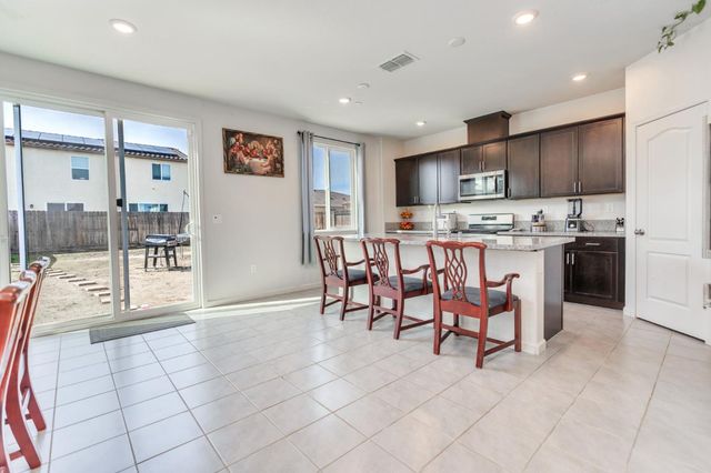 341 Manchester Drive, Los Banos, CA 93635