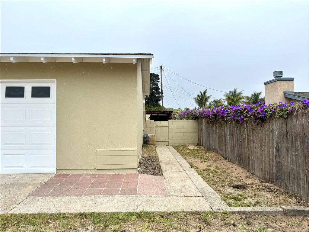 Image 3 of property listing at 722 Edgewood, Santa Maria, CA 93455