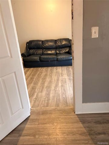 8880 Bryden Street, Detroit, MI 48204