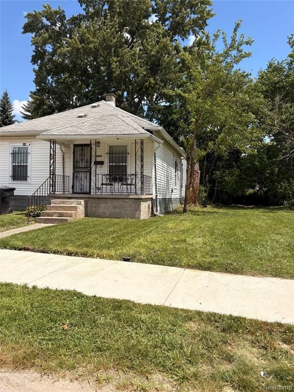 8880 Bryden Street, Detroit, MI 48204