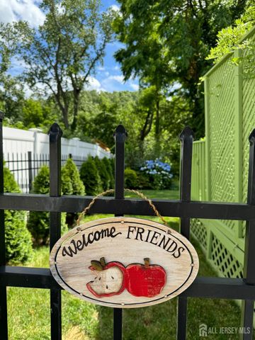 4 Angelica Court, Matawan, NJ 07747