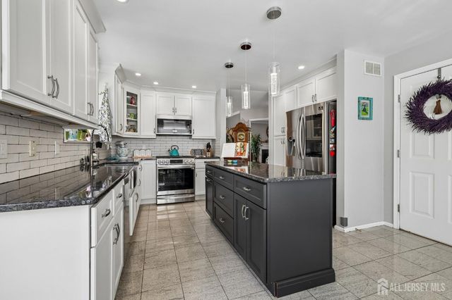 4 Angelica Court, Matawan, NJ 07747