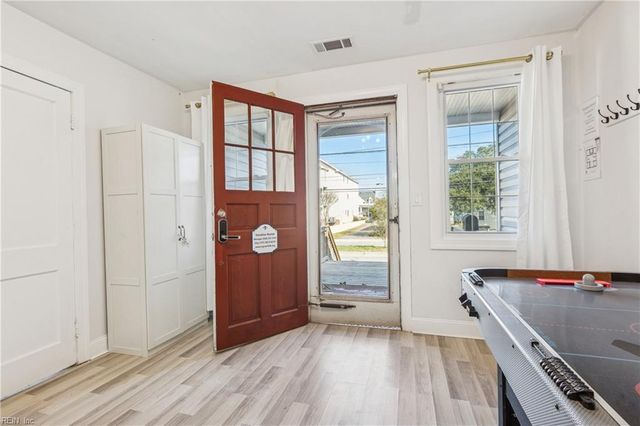 757 W Ocean View AVE, Norfolk, VA 23503