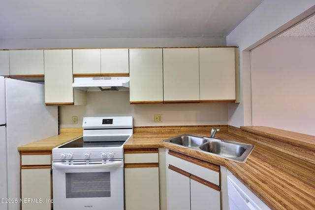 3801 CROWN POINT Road, 2132, Jacksonville, FL 32257