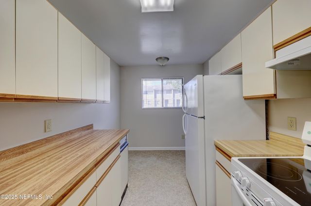 3801 CROWN POINT Road, 2132, Jacksonville, FL 32257