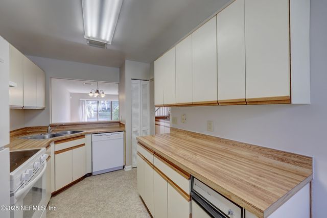 3801 CROWN POINT Road, 2132, Jacksonville, FL 32257