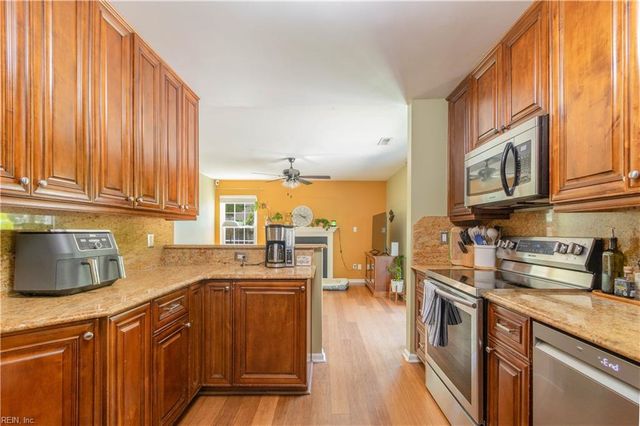105 Kyle CIR, Yorktown, VA 23693