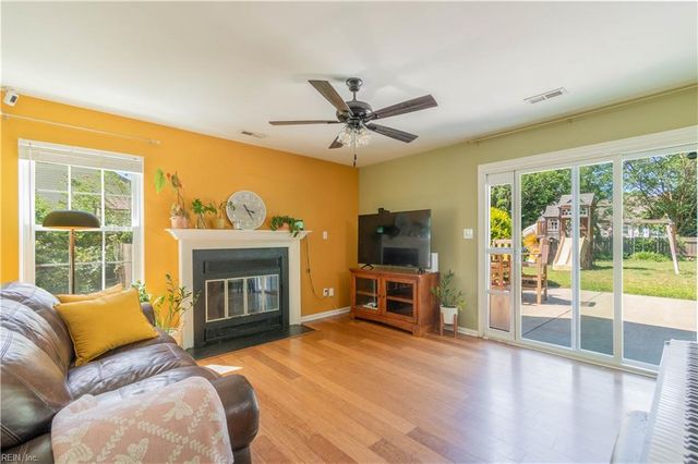 105 Kyle CIR, Yorktown, VA 23693