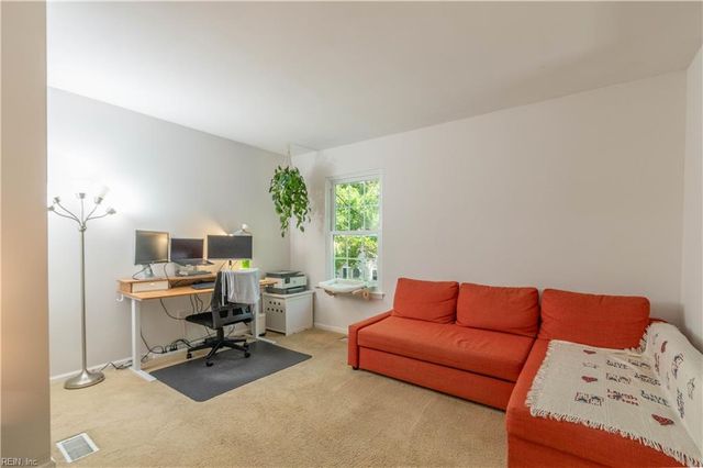 105 Kyle CIR, Yorktown, VA 23693